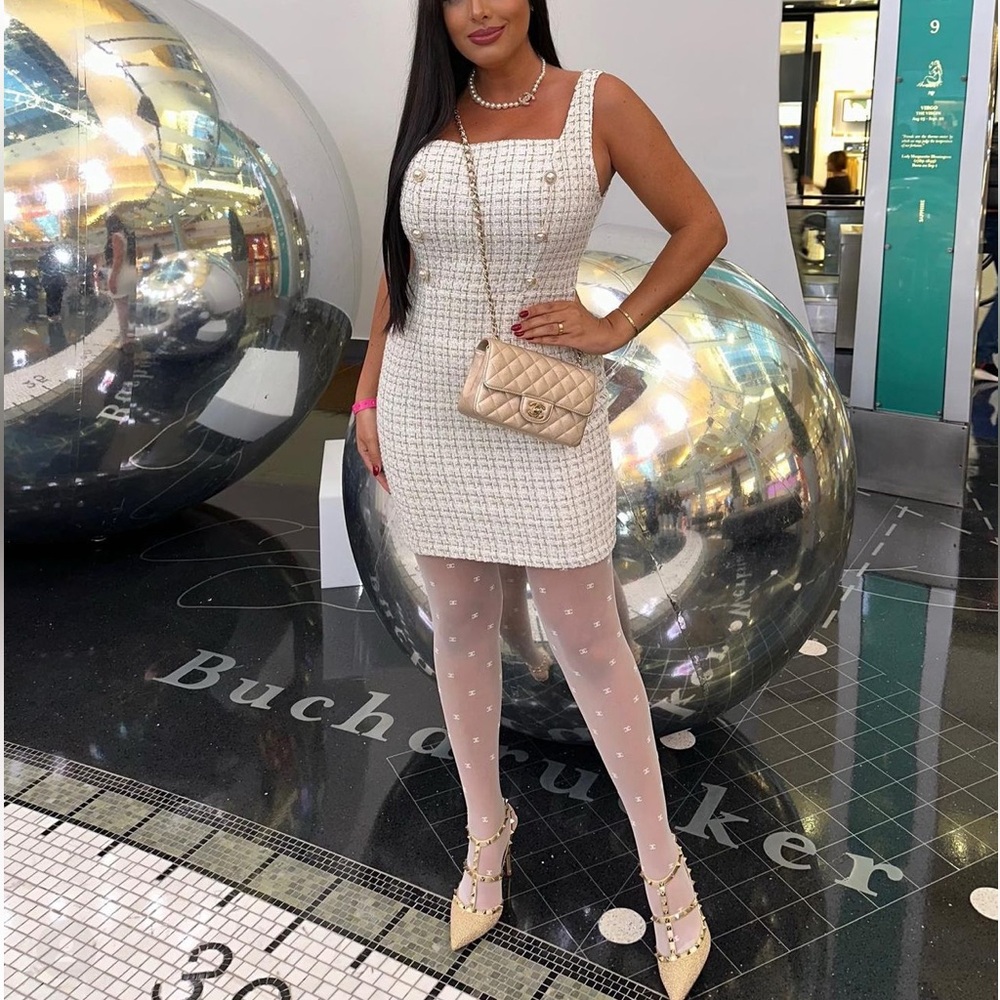 Chic Cream Tweed Sheath Dress - Sleeveless Square Neck